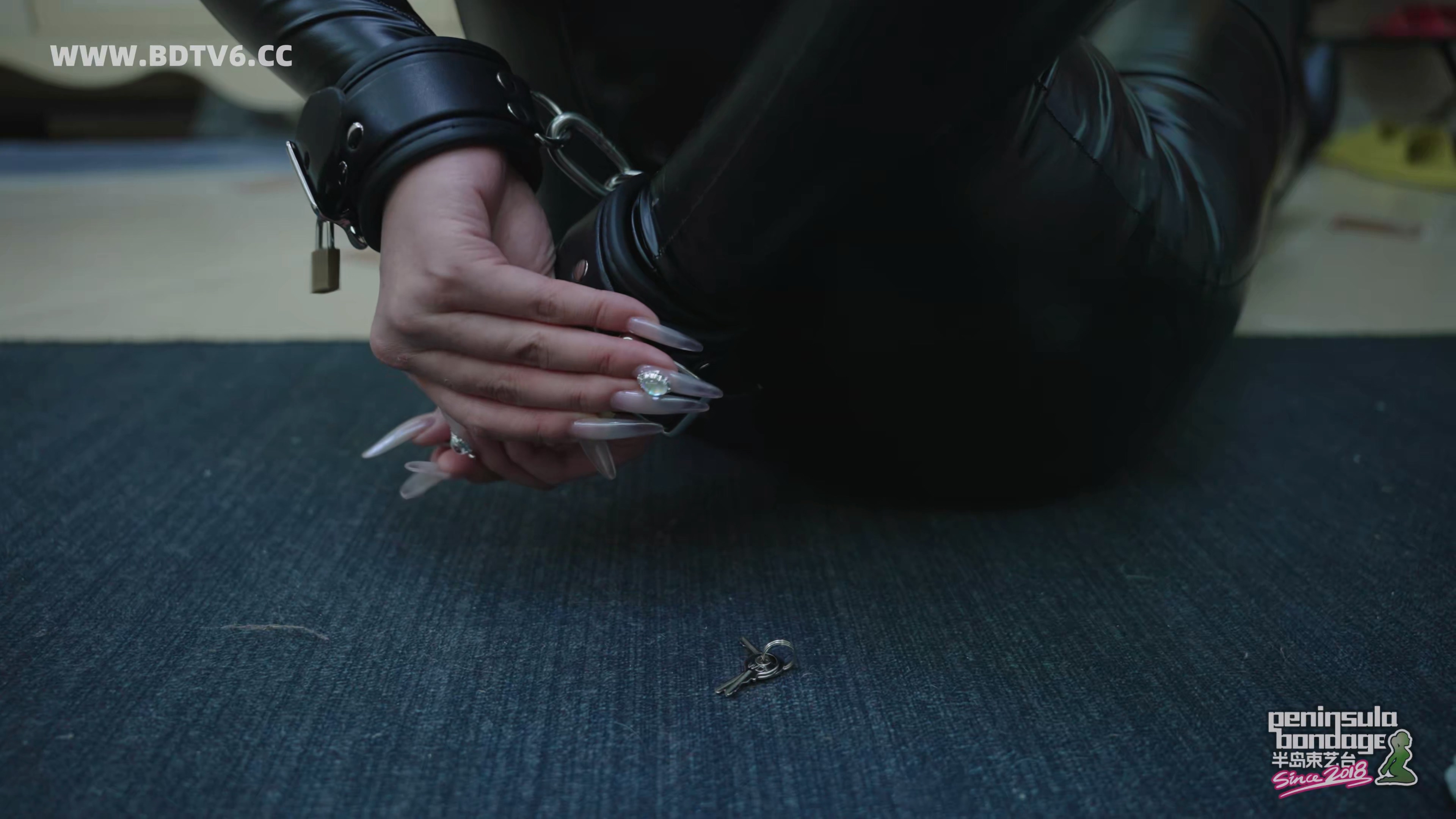 YT2990 一种万无一失的手铐自缚方案.mp4_20251023_072347.261.jpg