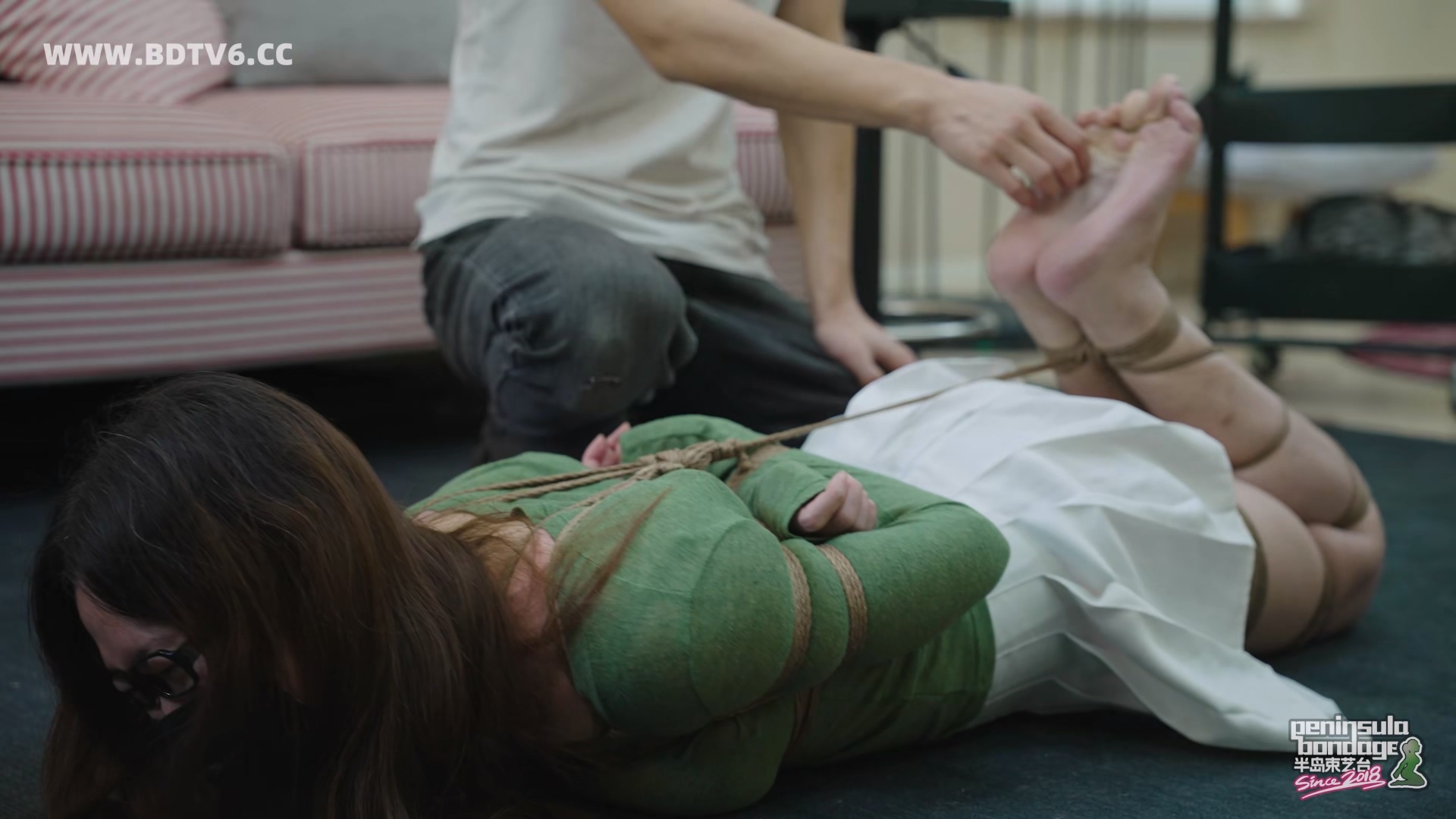 YT2993 新人泠鸢试镜台史首个不化妆就敢来的姑娘.mp4_20251027_035925.720.jpg