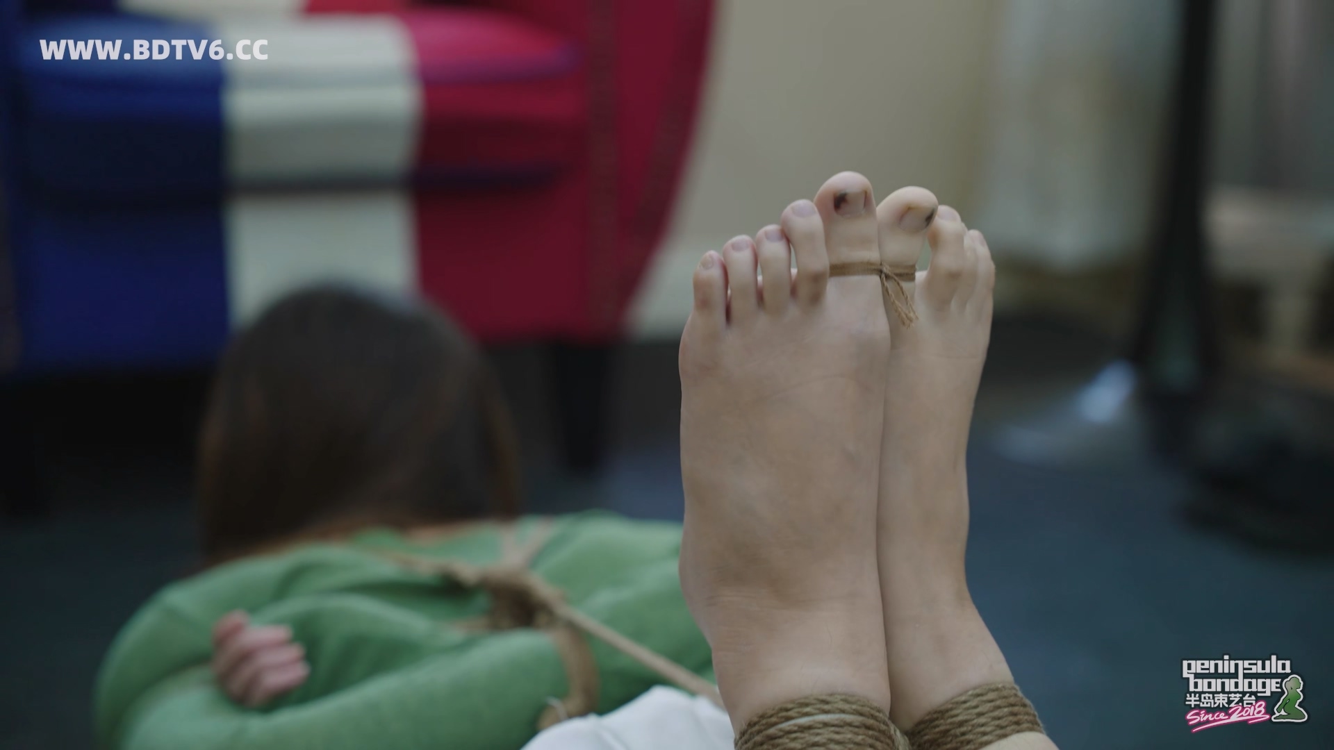 YT2993 新人泠鸢试镜台史首个不化妆就敢来的姑娘.mp4_20251027_035922.601.jpg