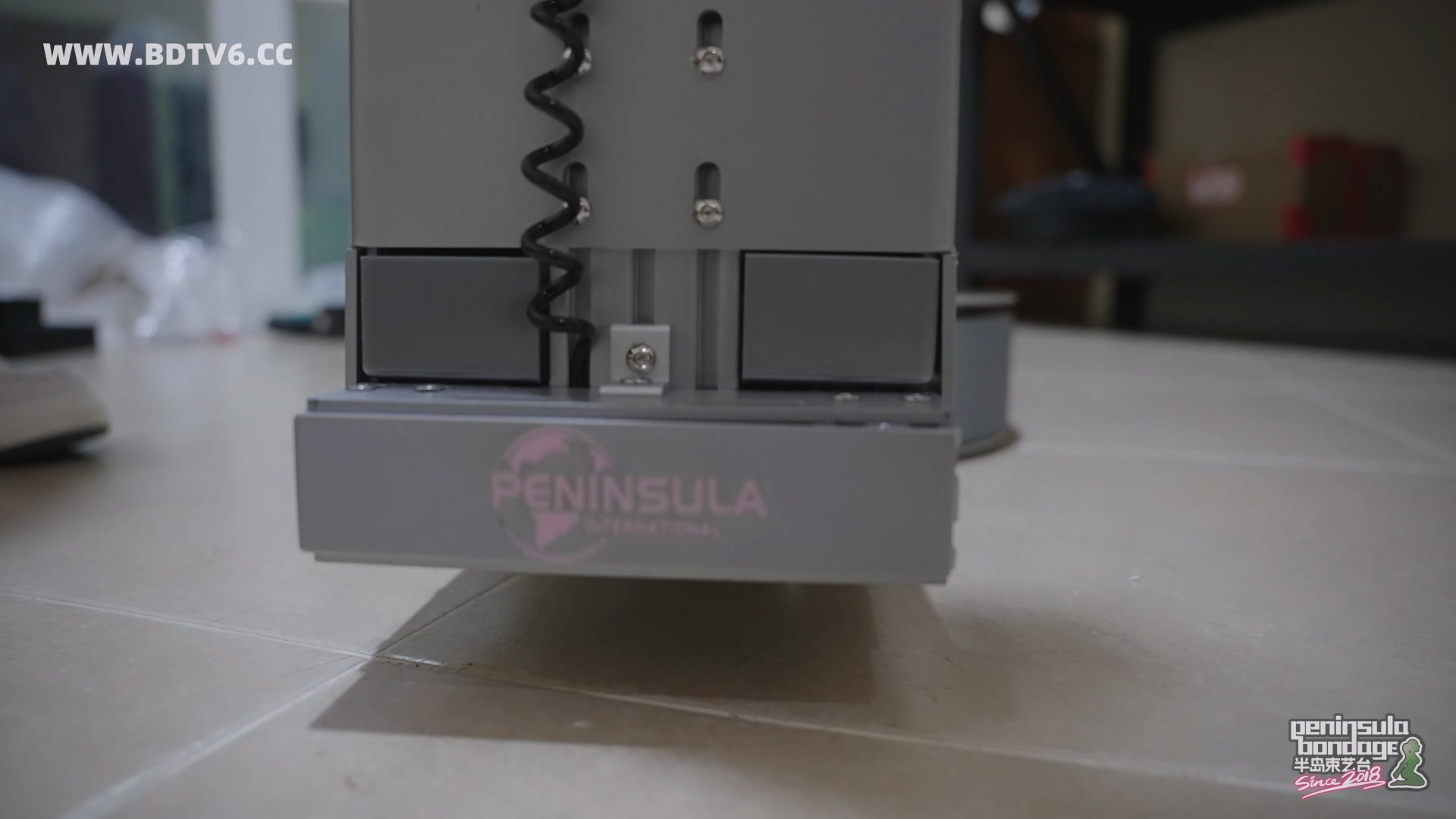 YT2999 全球首款人用木乃伊制造机测评.mp4_20251026_052824.341.jpg