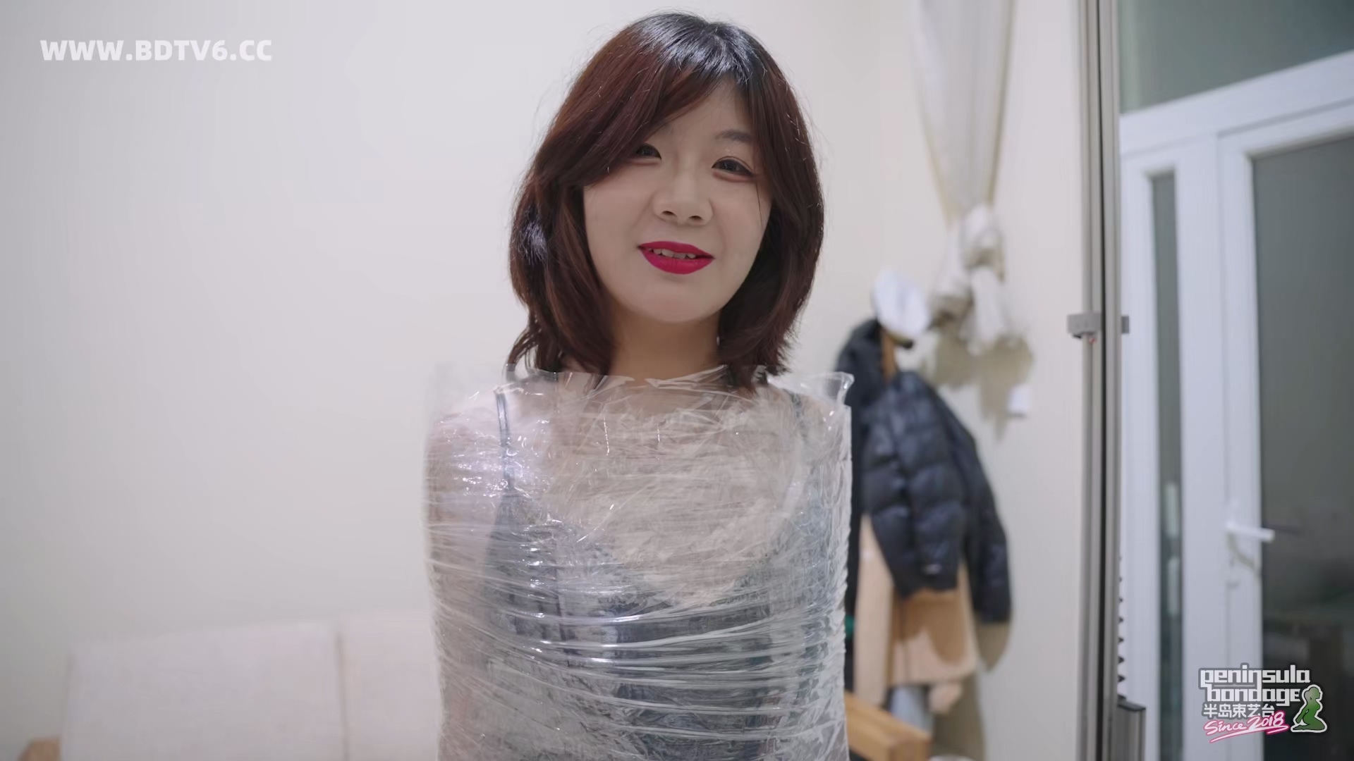 YT2999 全球首款人用木乃伊制造机测评.mp4_20251026_052853.591.jpg