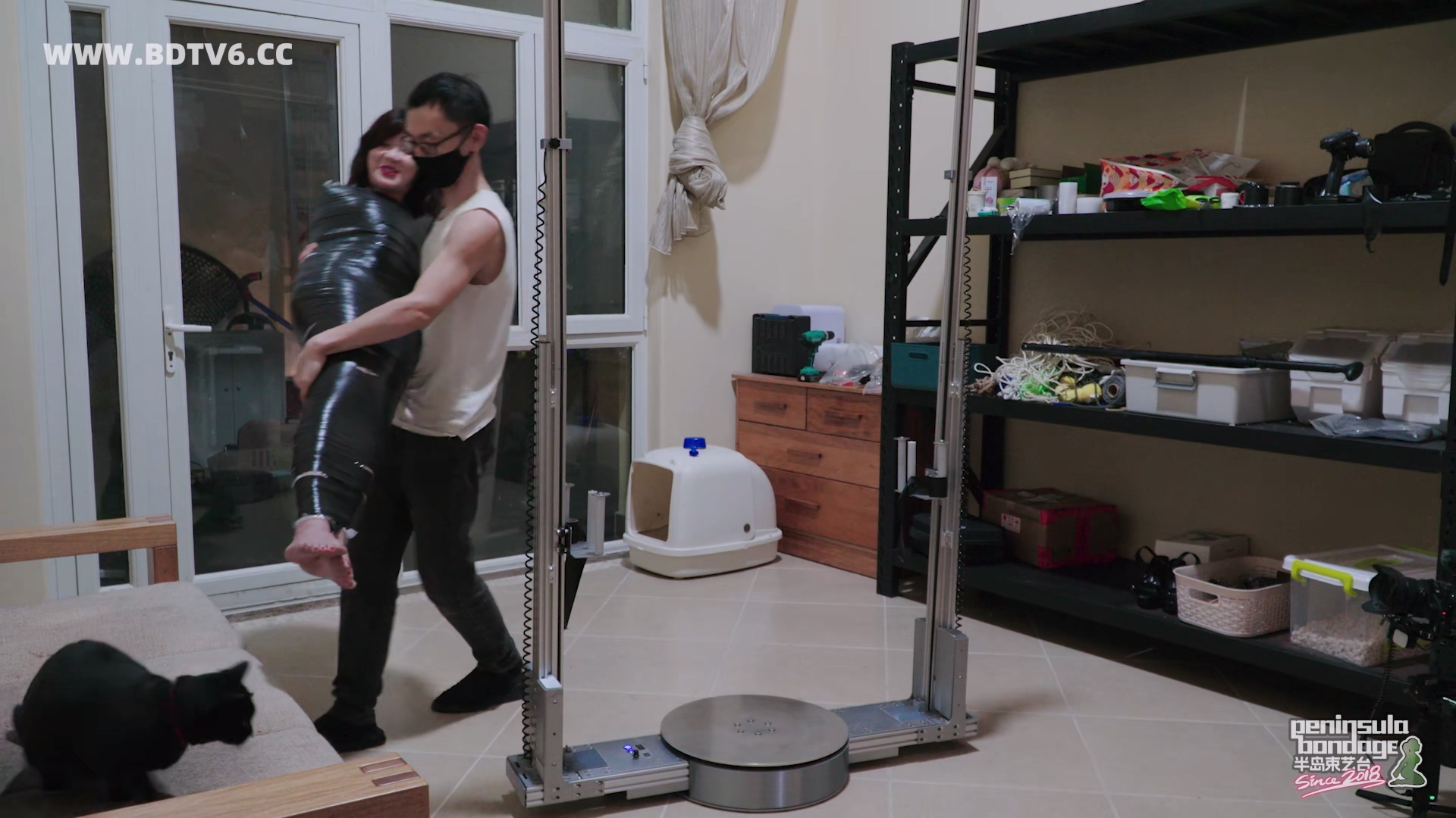 YT2999 全球首款人用木乃伊制造机测评.mp4_20251026_052918.281.jpg