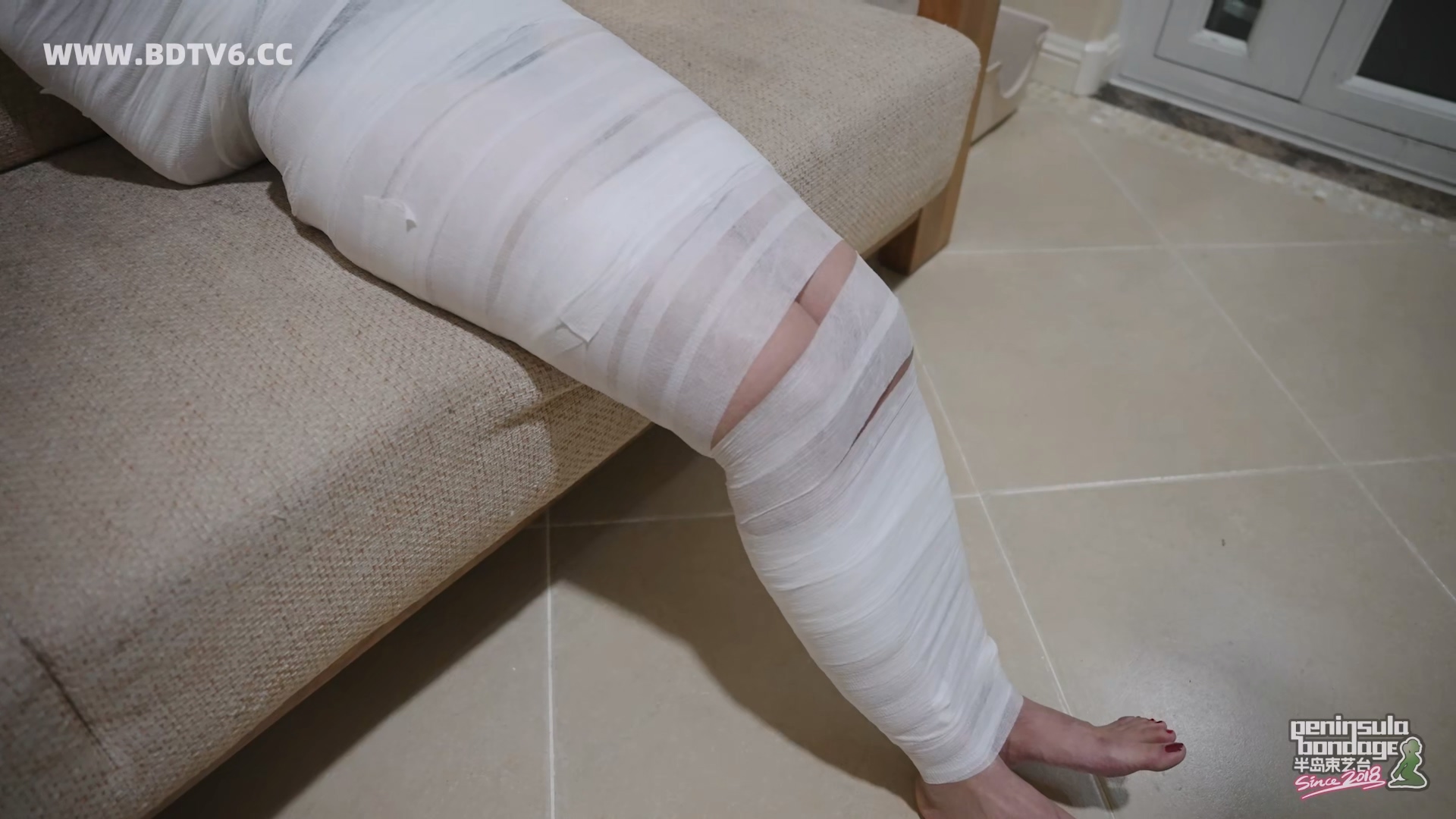 YT2999 全球首款人用木乃伊制造机测评.mp4_20251026_052942.701.jpg