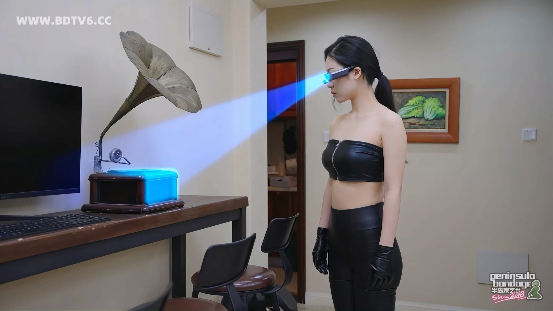 YT2996 来自2225年的问候.mp4_20251031_235734.212.jpg