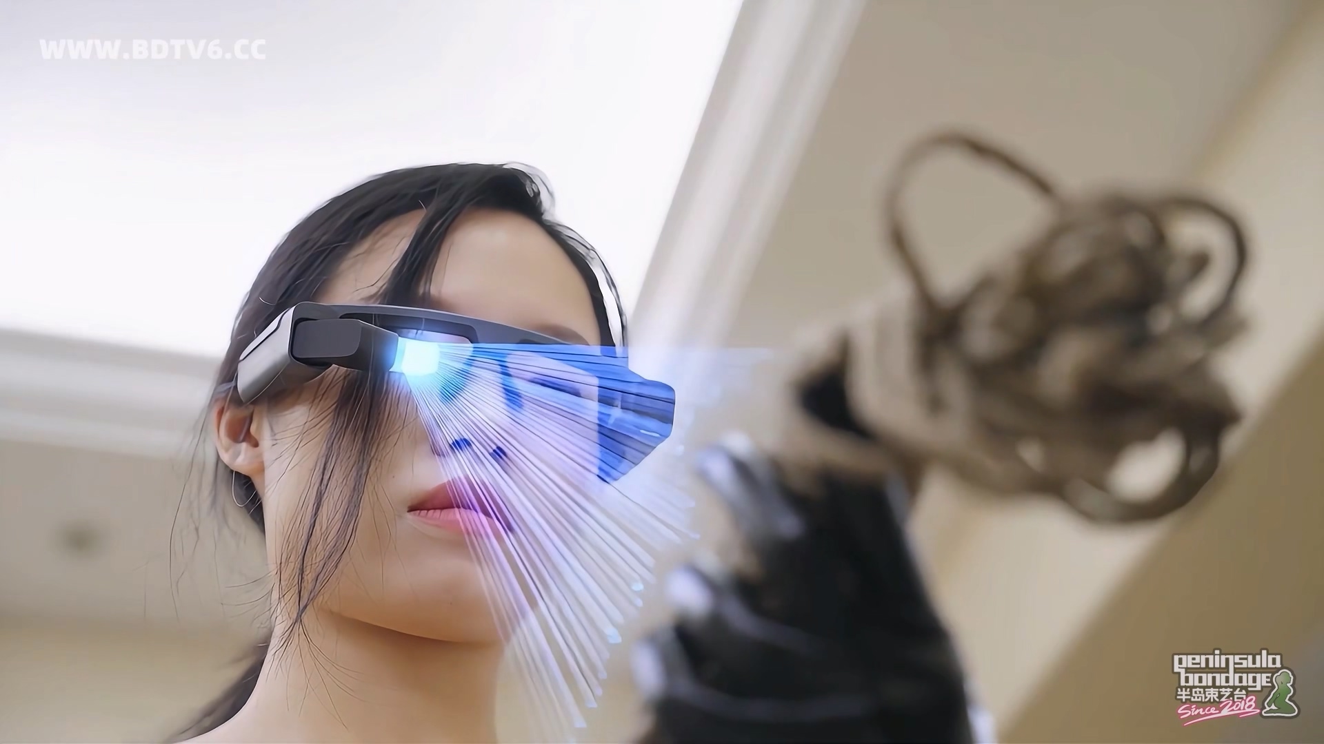 YT2996 来自2225年的问候.mp4_20251031_235743.302.jpg