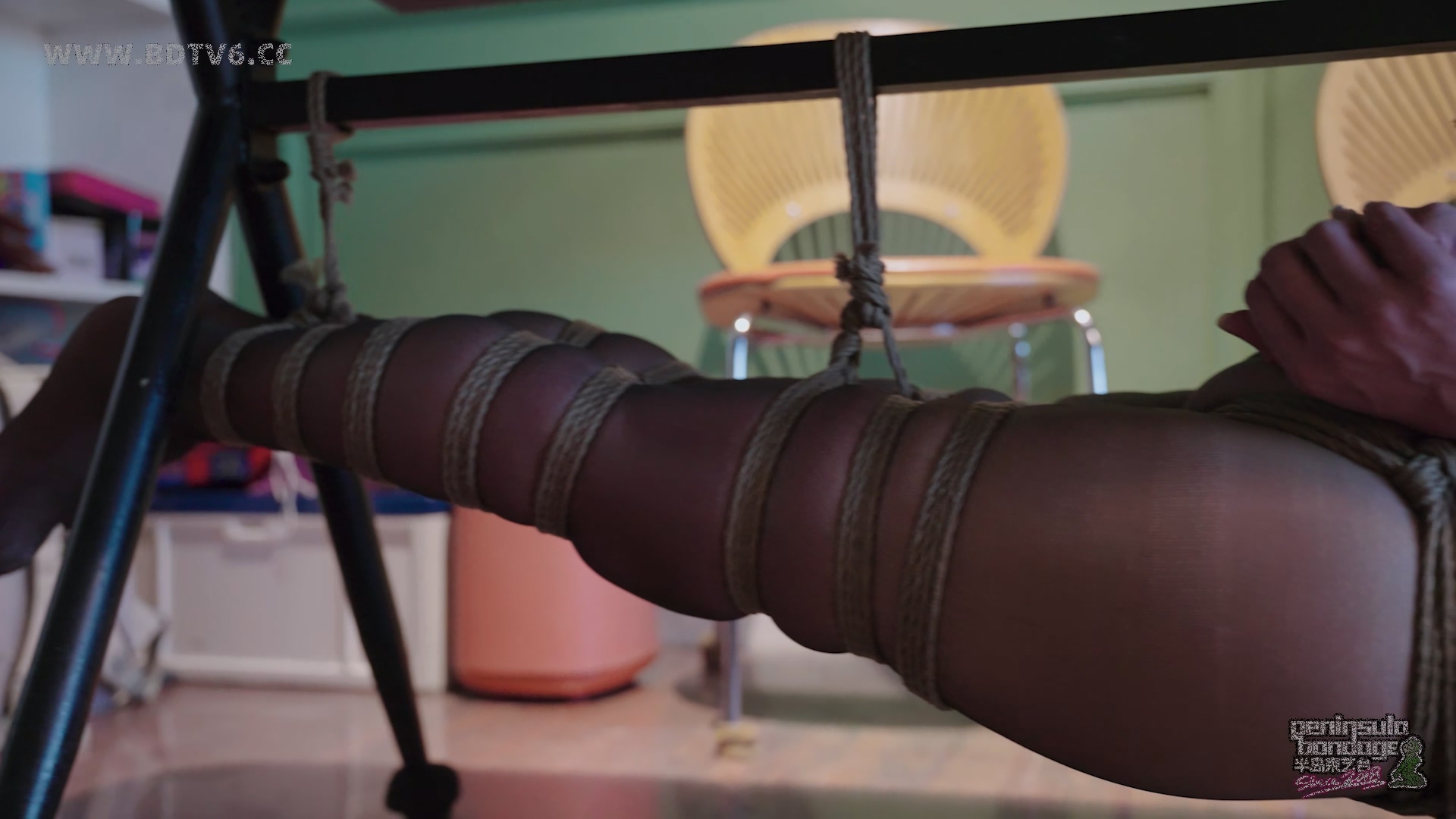 YT3017 办公桌的正确用法.mp4_20251123_212847.430.jpg