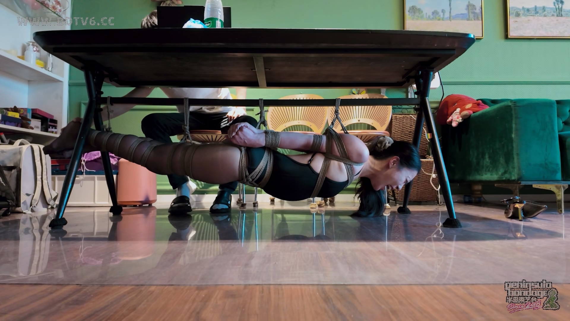 YT3017 办公桌的正确用法.mp4_20251123_212911.443.jpg