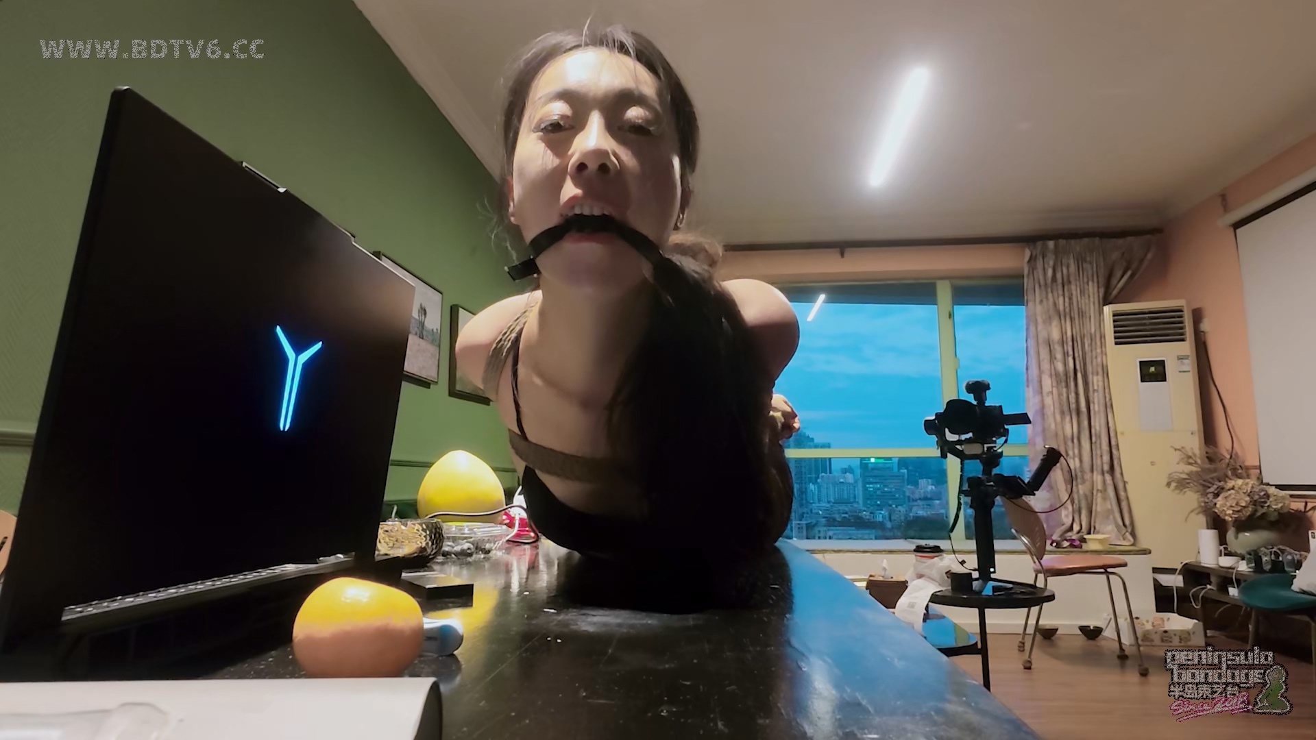 YT3017 办公桌的正确用法.mp4_20251123_212944.250.jpg