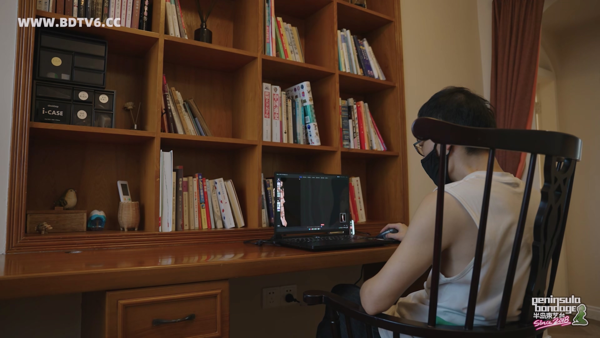 YT3019 硬盘里的女友.mp4_20251123_234055.166.jpg