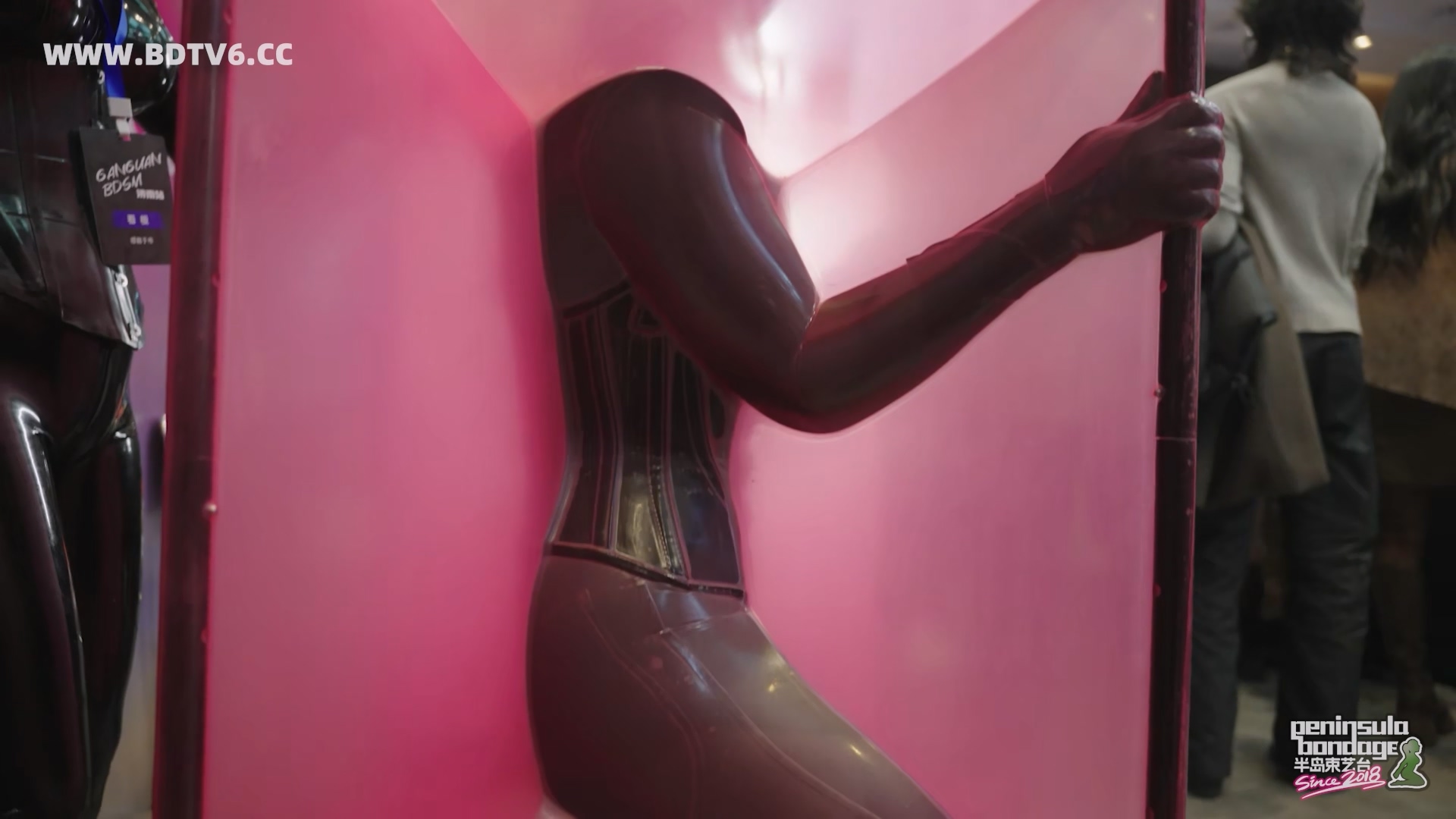 YT3034 ★感官于市:胶.mp4_20251208_024440.787.jpg