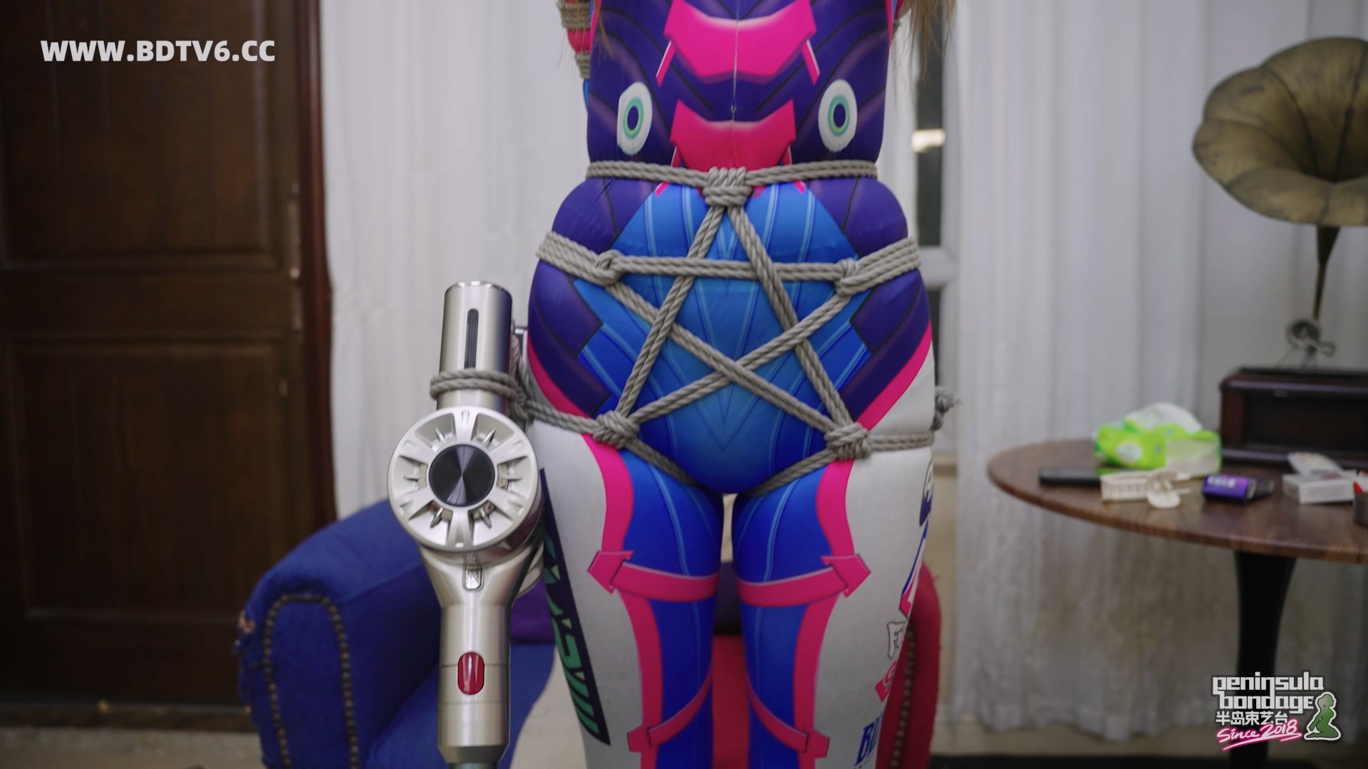 YT3046 多功能AI机器人管家.mp4_20251222_005246.612.jpg