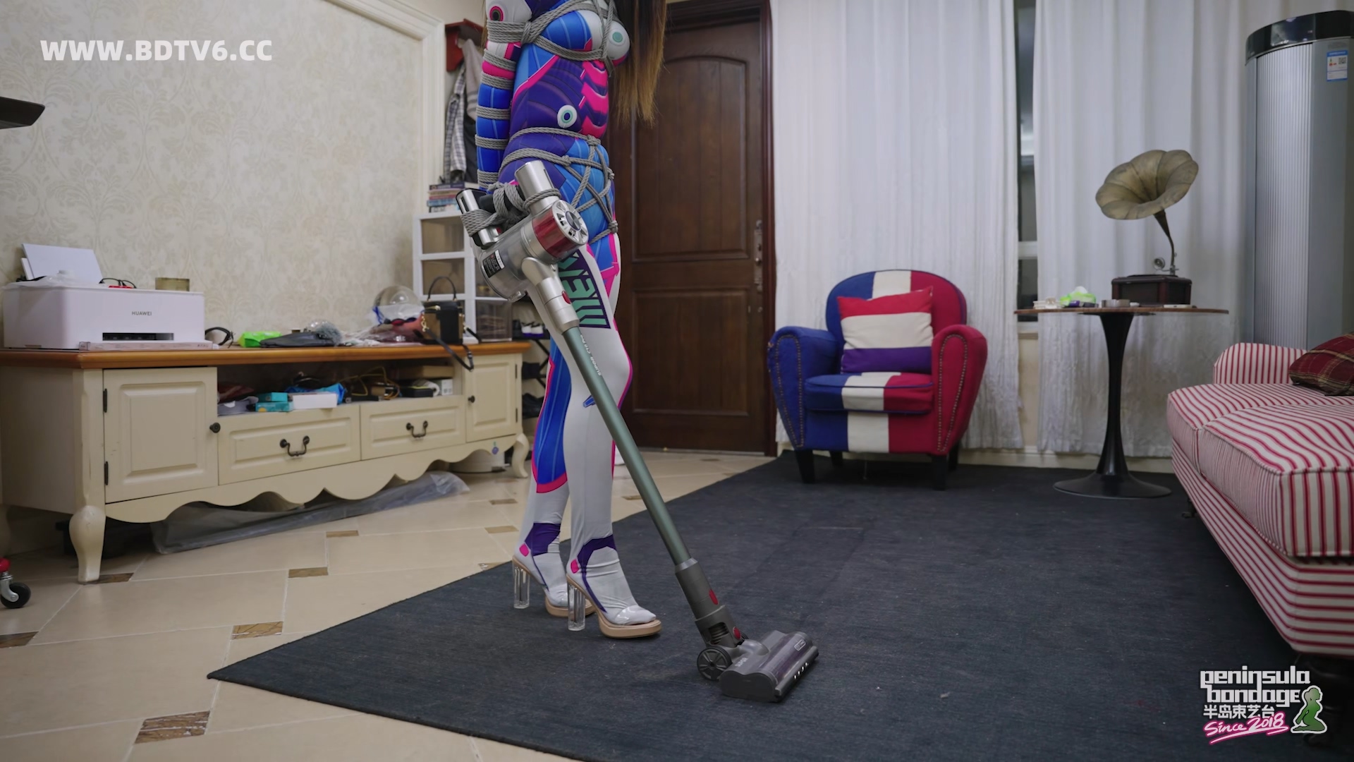 YT3046 多功能AI机器人管家.mp4_20251222_005311.964.jpg