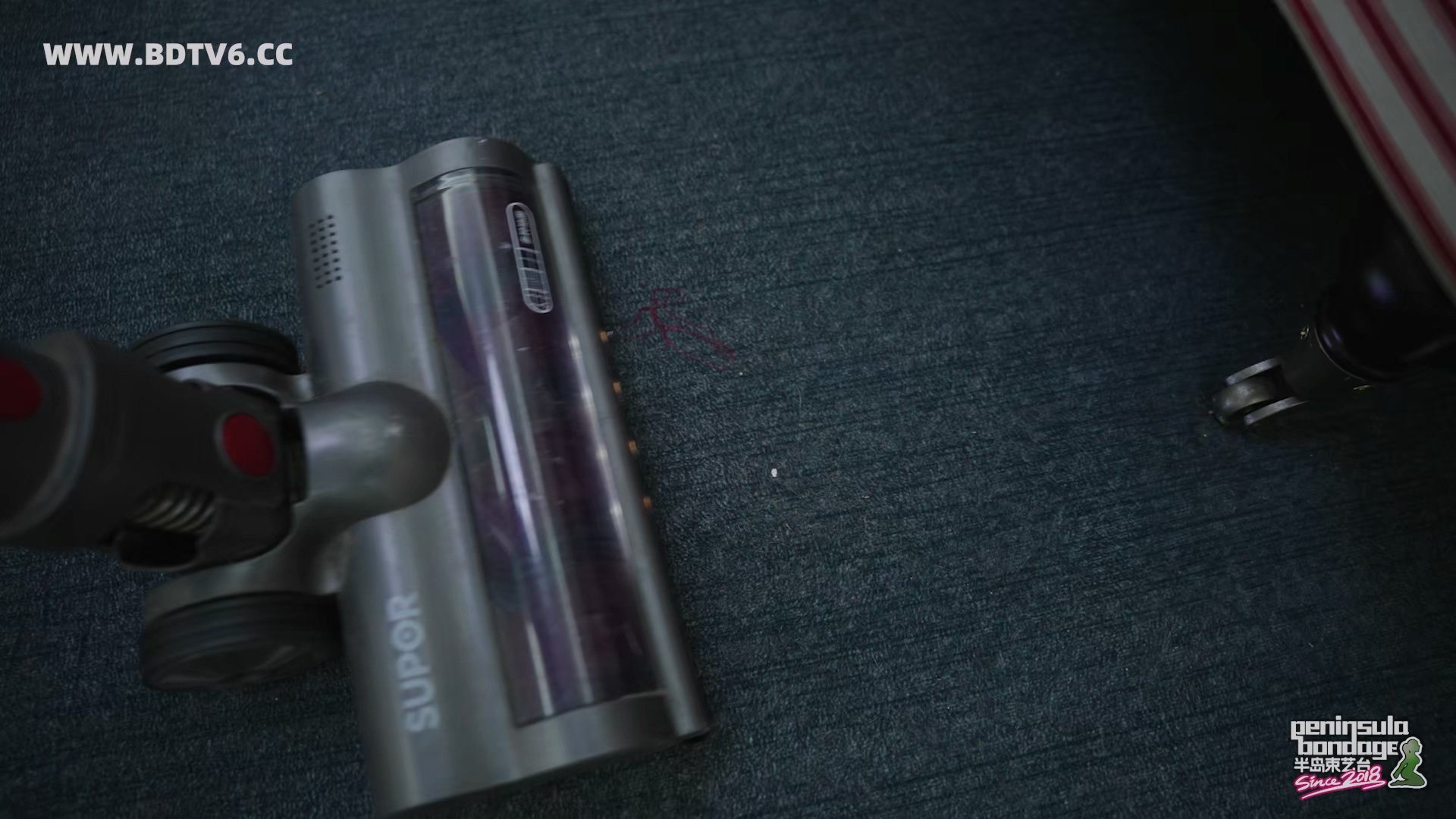 YT3046 多功能AI机器人管家.mp4_20251222_005313.553.jpg