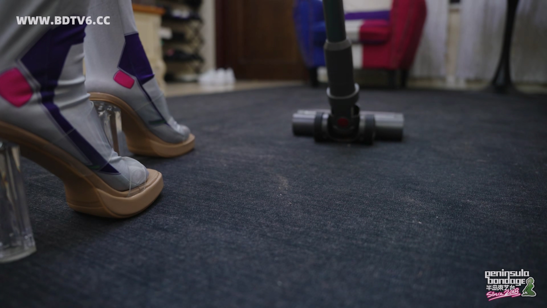 YT3046 多功能AI机器人管家.mp4_20251222_005315.595.jpg