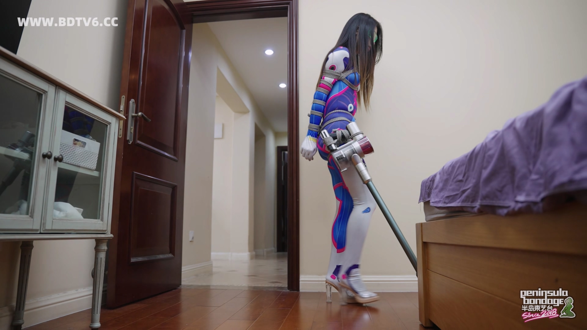 YT3046 多功能AI机器人管家.mp4_20251222_005328.252.jpg