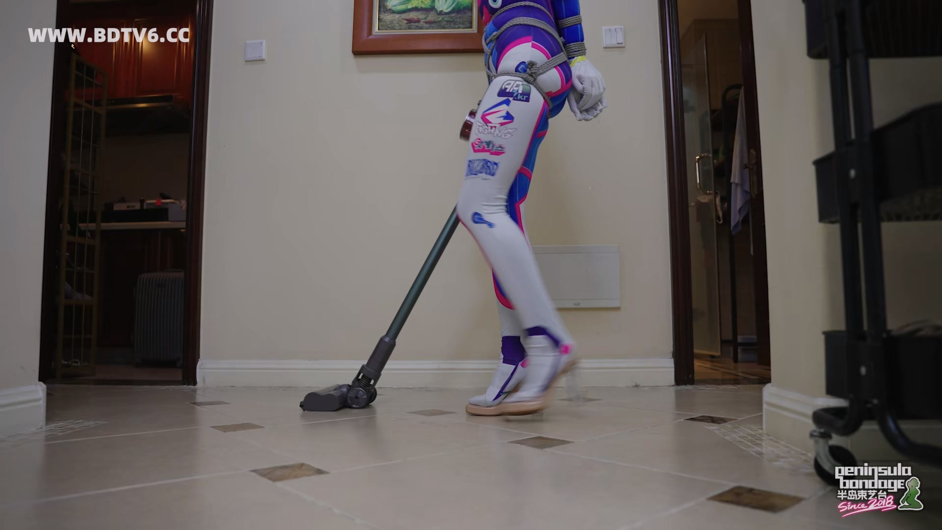 YT3046 多功能AI机器人管家.mp4_20251222_005336.773.jpg